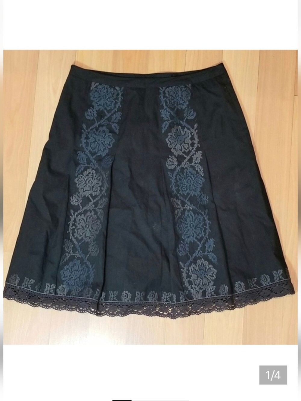ANN TAYLOR LOFT Embroidered Skirt
